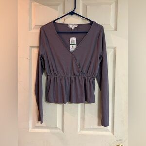 Knox Rose Top. Womens:  Size Large. Mauve Long Sleeve V Neck Shirt